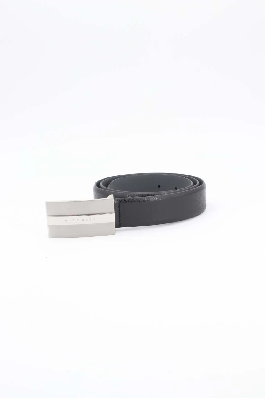 "HUGO BOSS Men's Leather Belt with Logo Plaque – Prestige Moda Uomo Collection"
