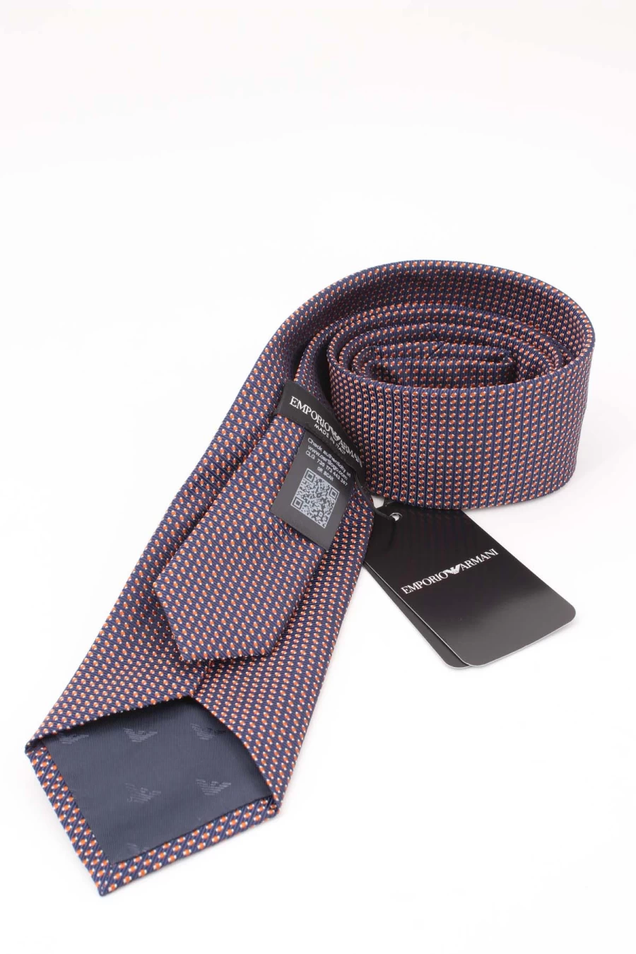 EMPORIO ARMANI Men's Silk Tie with Elegant Pattern - Prestige Collection